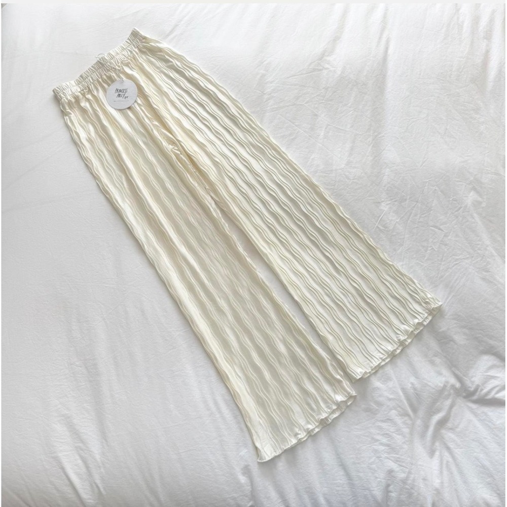 Princess Polly Emmett Cream Crinkle Satin Wide Leg Pants NWT Size 4 - Picture 2 of 7
